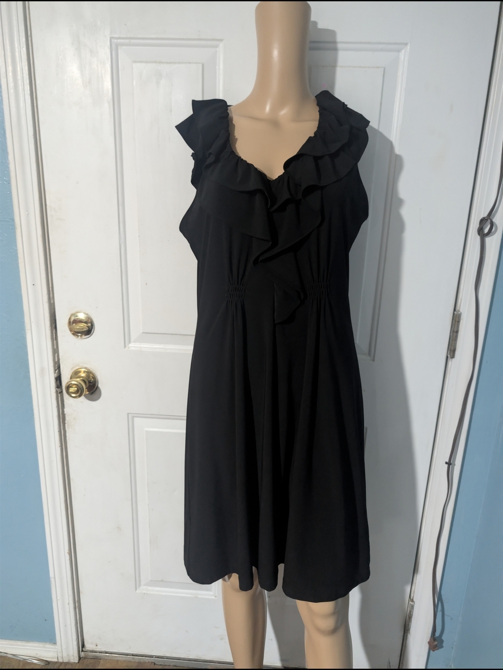 Thread Black Ruffle V-Neck Sleeveless Dress